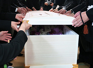 納棺の儀式イメージ画像